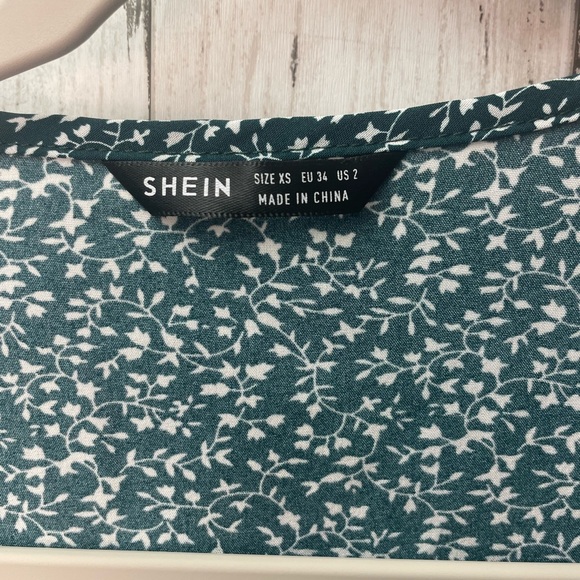 SHEIN Green Wrap Blouse with Long Sleeves and Tie Front size XS - Picture 3 of 7